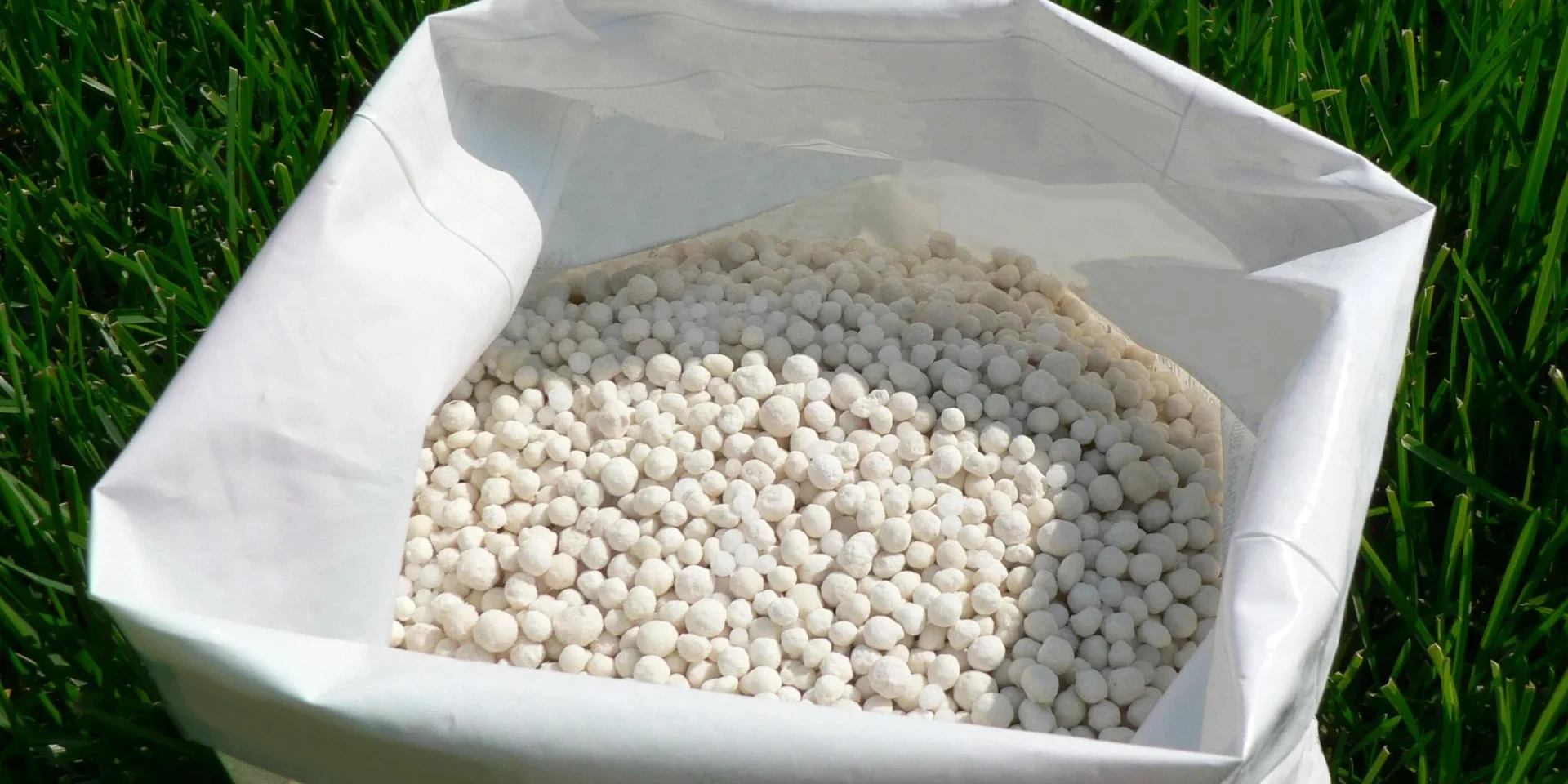 banner-bag-of-granular-fertilizer